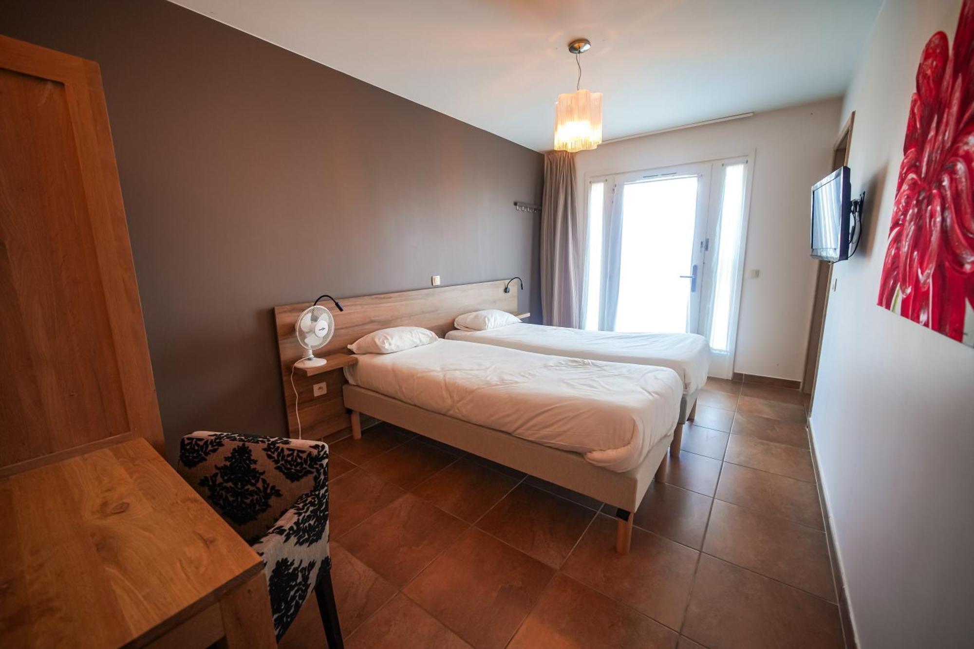 Résidence Hôtelière Spa Les Chataigniers Saint-Jorioz Exterior foto
