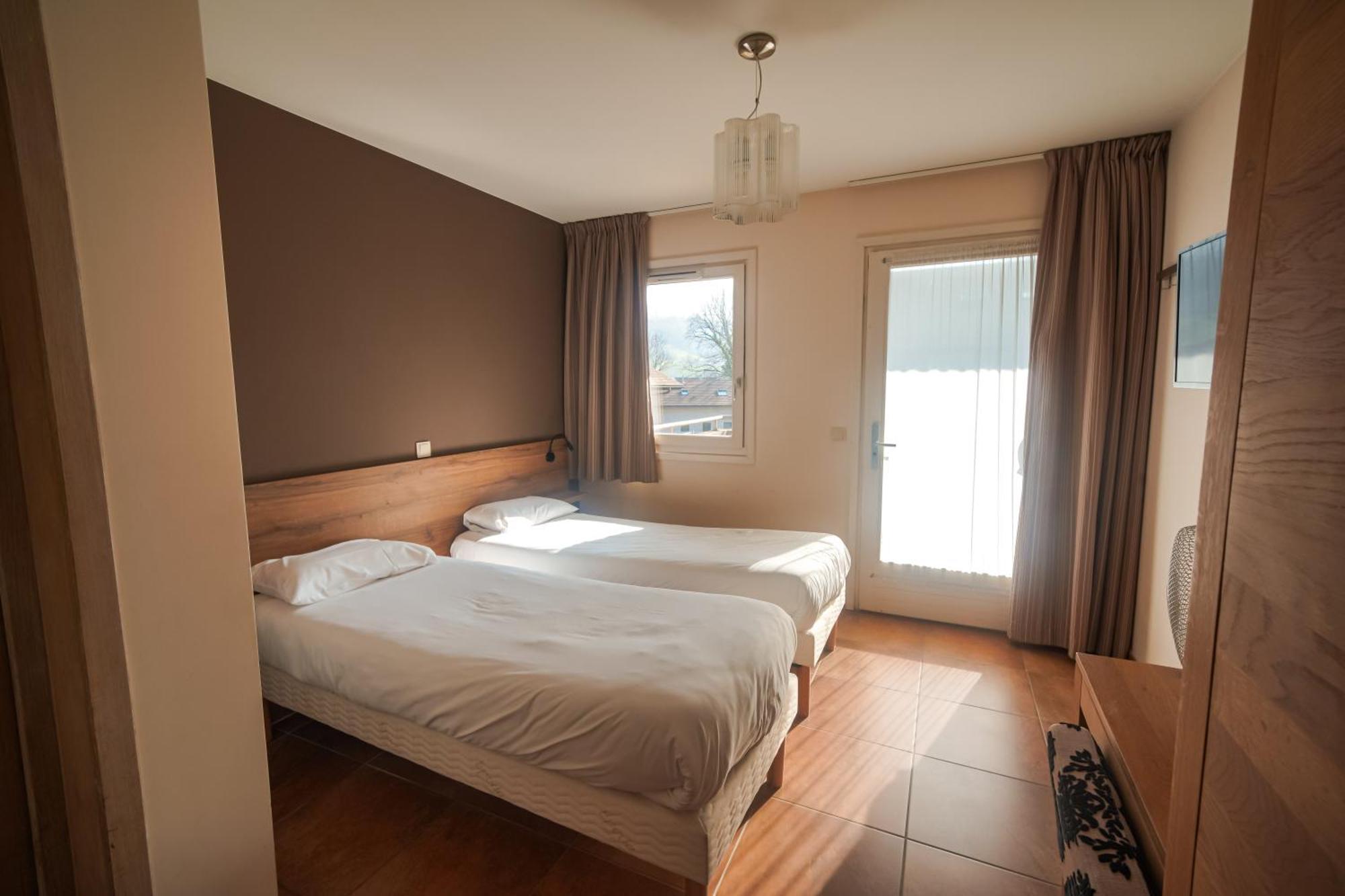 Résidence Hôtelière Spa Les Chataigniers Saint-Jorioz Exterior foto